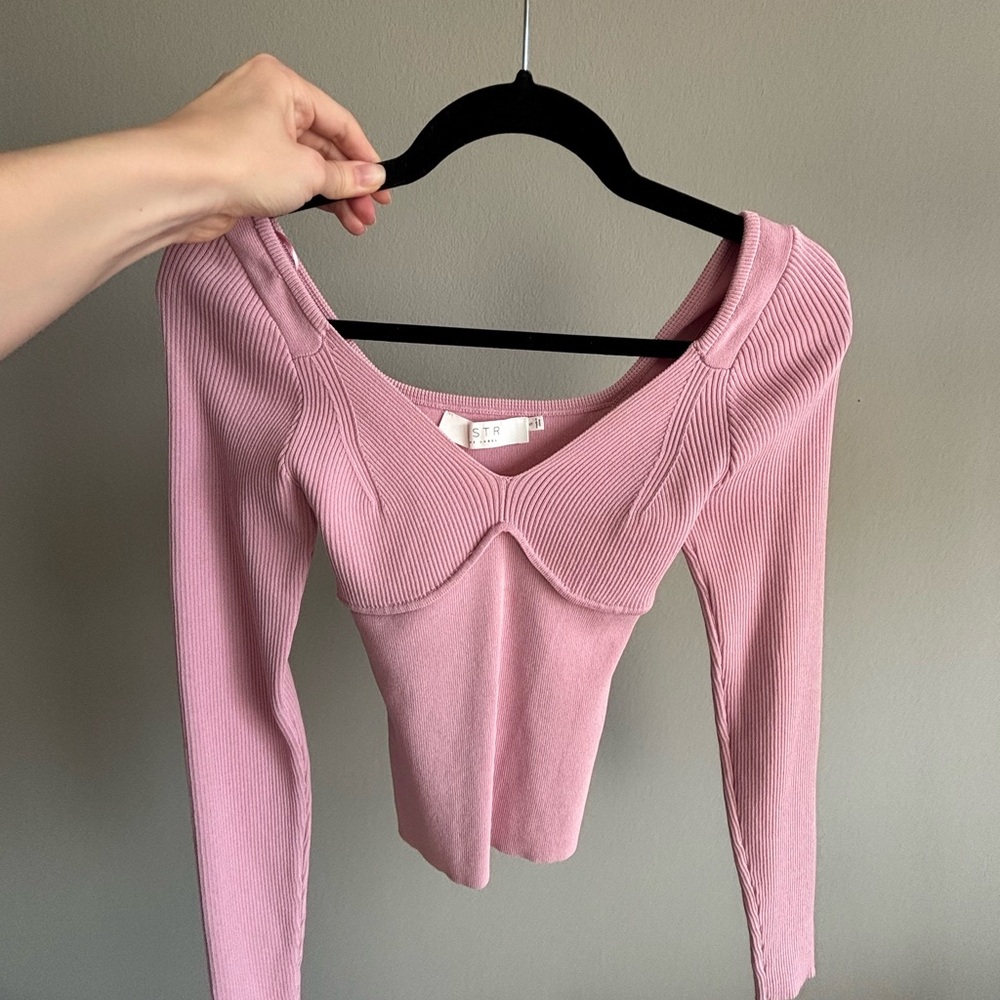 ASTR The Label Long Sleeve Sweatheart Neck